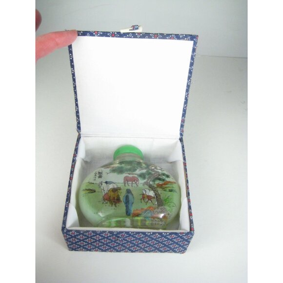 Hand Painted Chinese Reverse Glass Snuff Bottle Cap Box Farm Horses Landscape - Picture 12 of 16